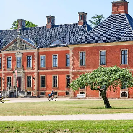 בית נופש Beautiful In With Sauna